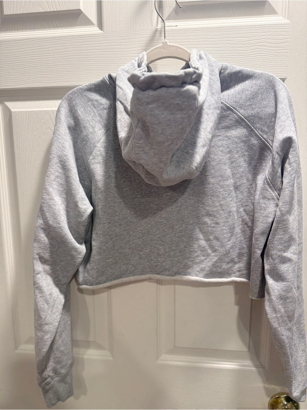 Gymshark Training Cropped Hoodie – Women’s Medium – Light Gray Sweatshirt - Picture 7 of 11